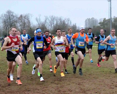 Zwei Meistertitel für Bastian Mrochen vom Laufteam Kassel bei HM Cross